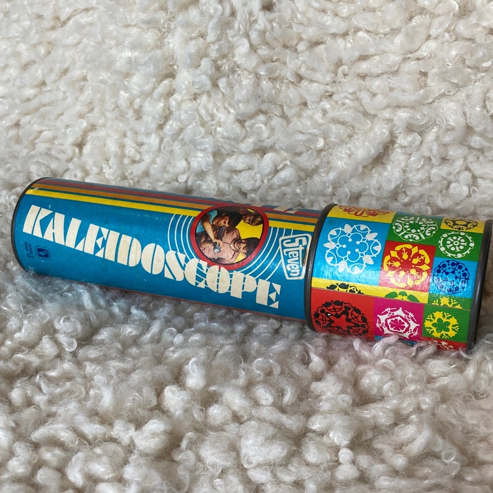 Vintage kaleidoscope toy from Steven Manufacturing Co dated 1973.
